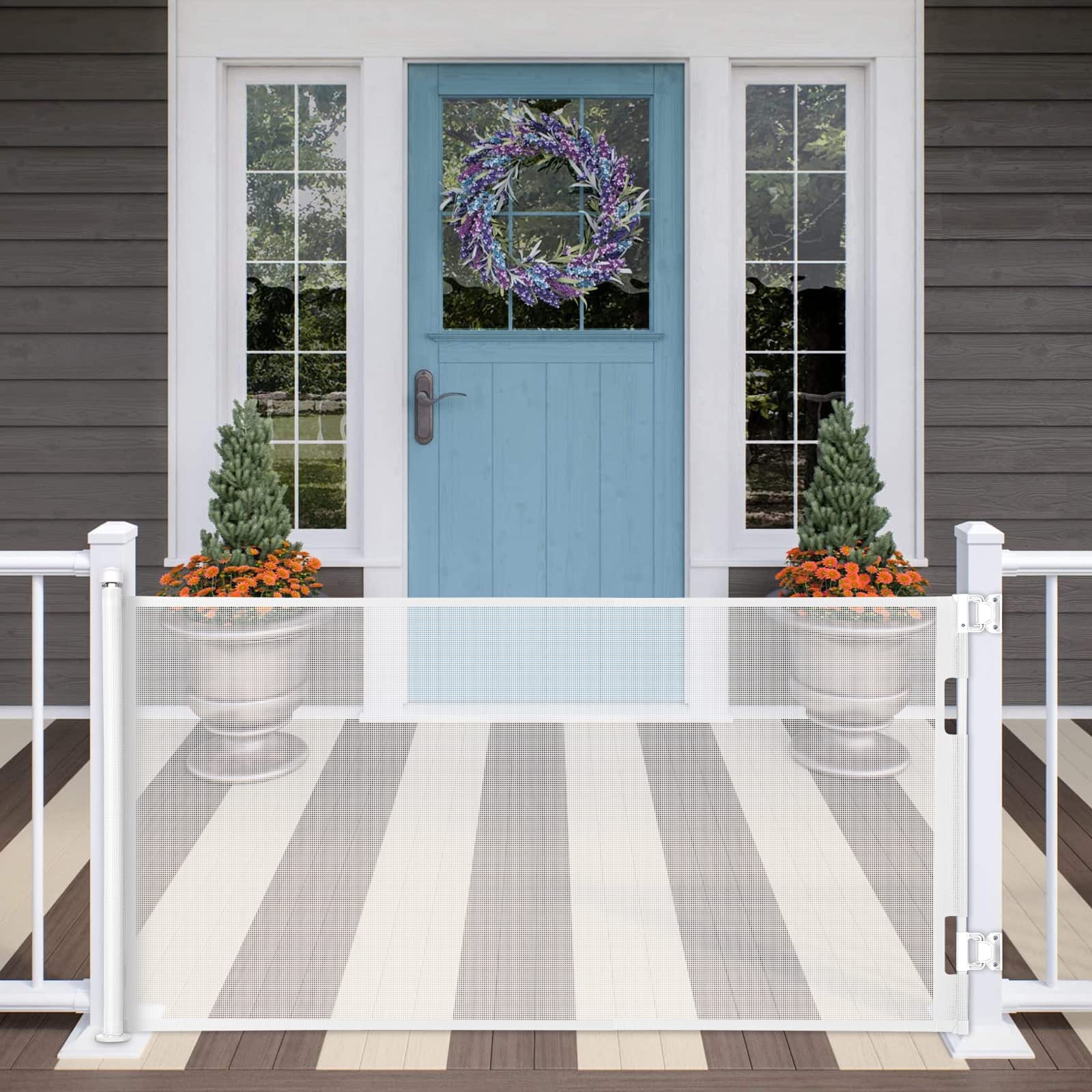 MYPIN retractable gate at a wide stairs entry for safe, adjustable passage.