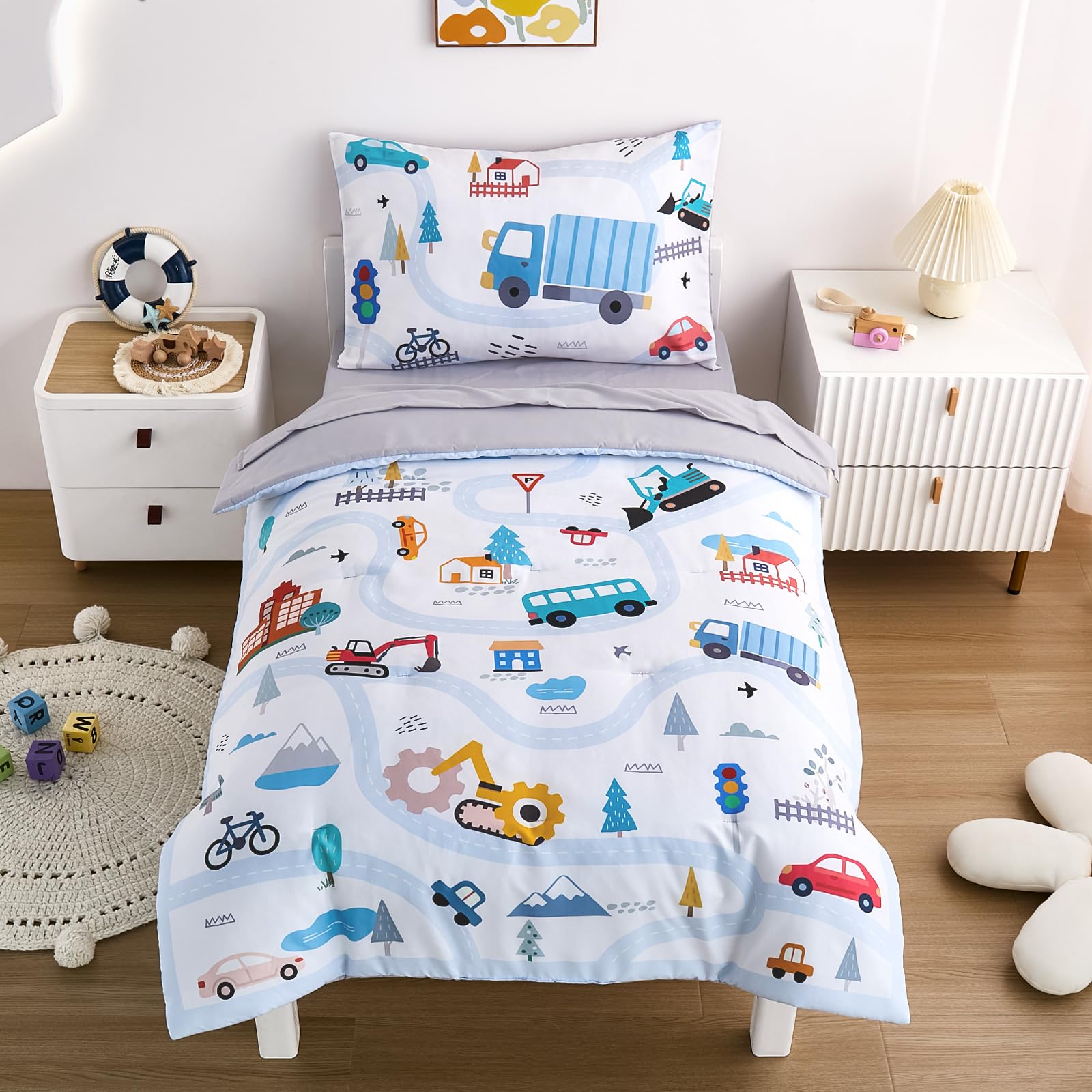 NacoMoco cars theme design with road map sparks bedtime curiosity.