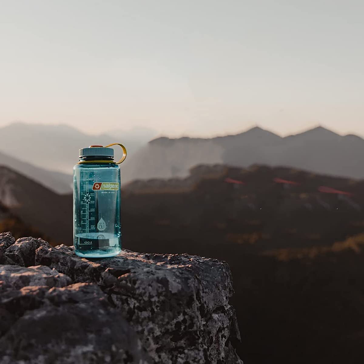 Nalgene Kids Sustain Grip-N-Gulp dishwasher-safe label highlights durability and easy cleaning.