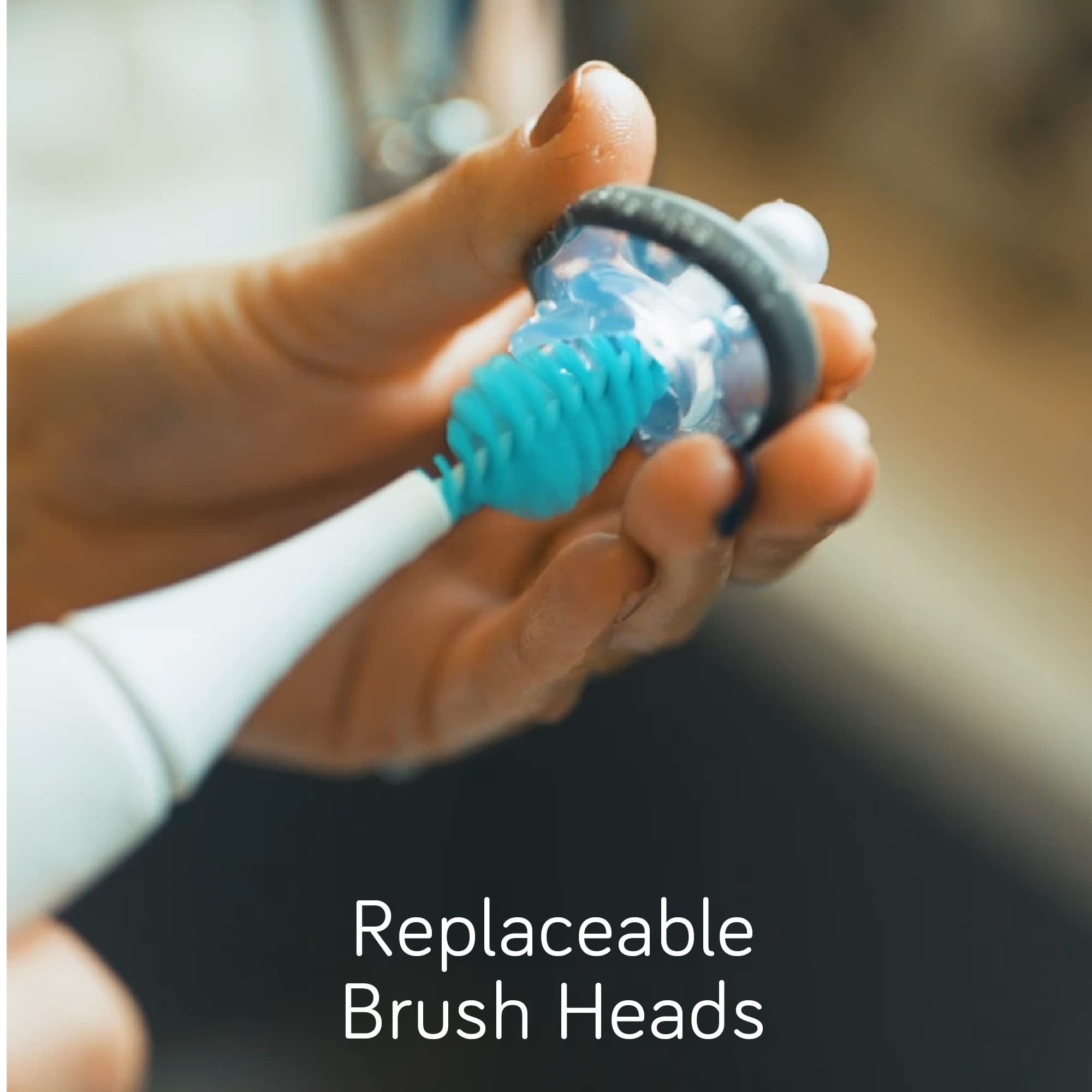 NANOBÉBÉ electric bottle brush cleans bottle interiors with ease.
