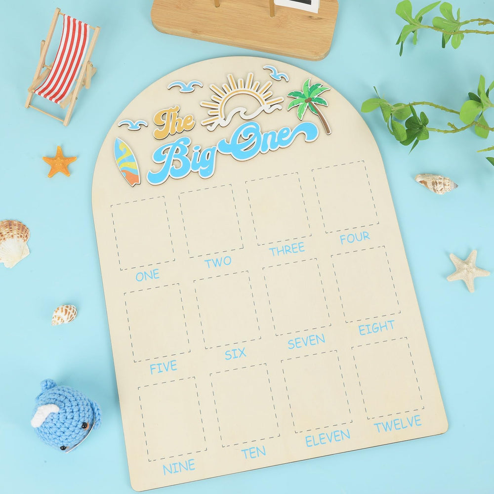 Naozinebi adhesive dots simplify attaching monthly photos.