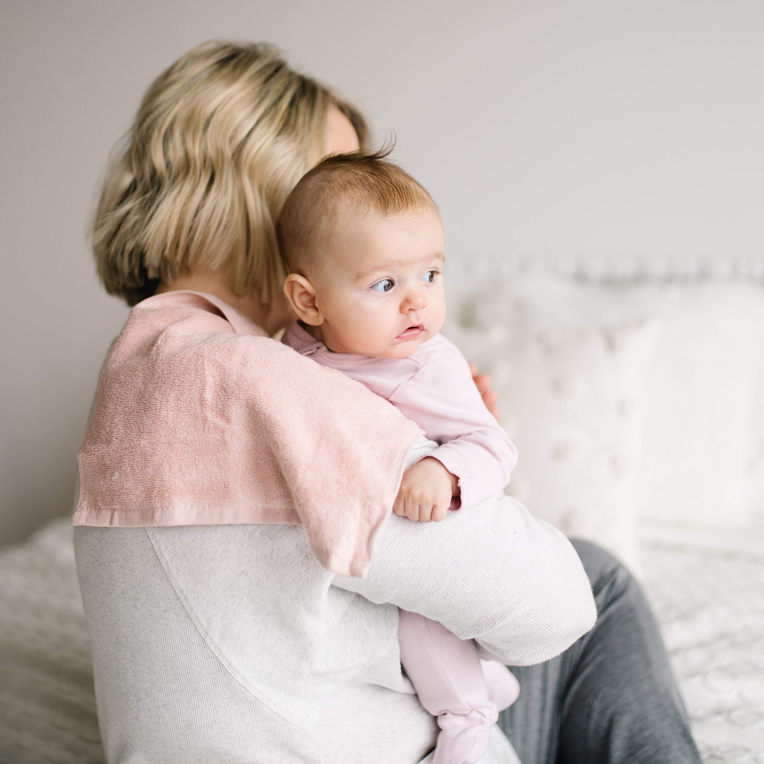 Natemia washcloth absorbent thick; quick spill cleanup during feeding and bath.