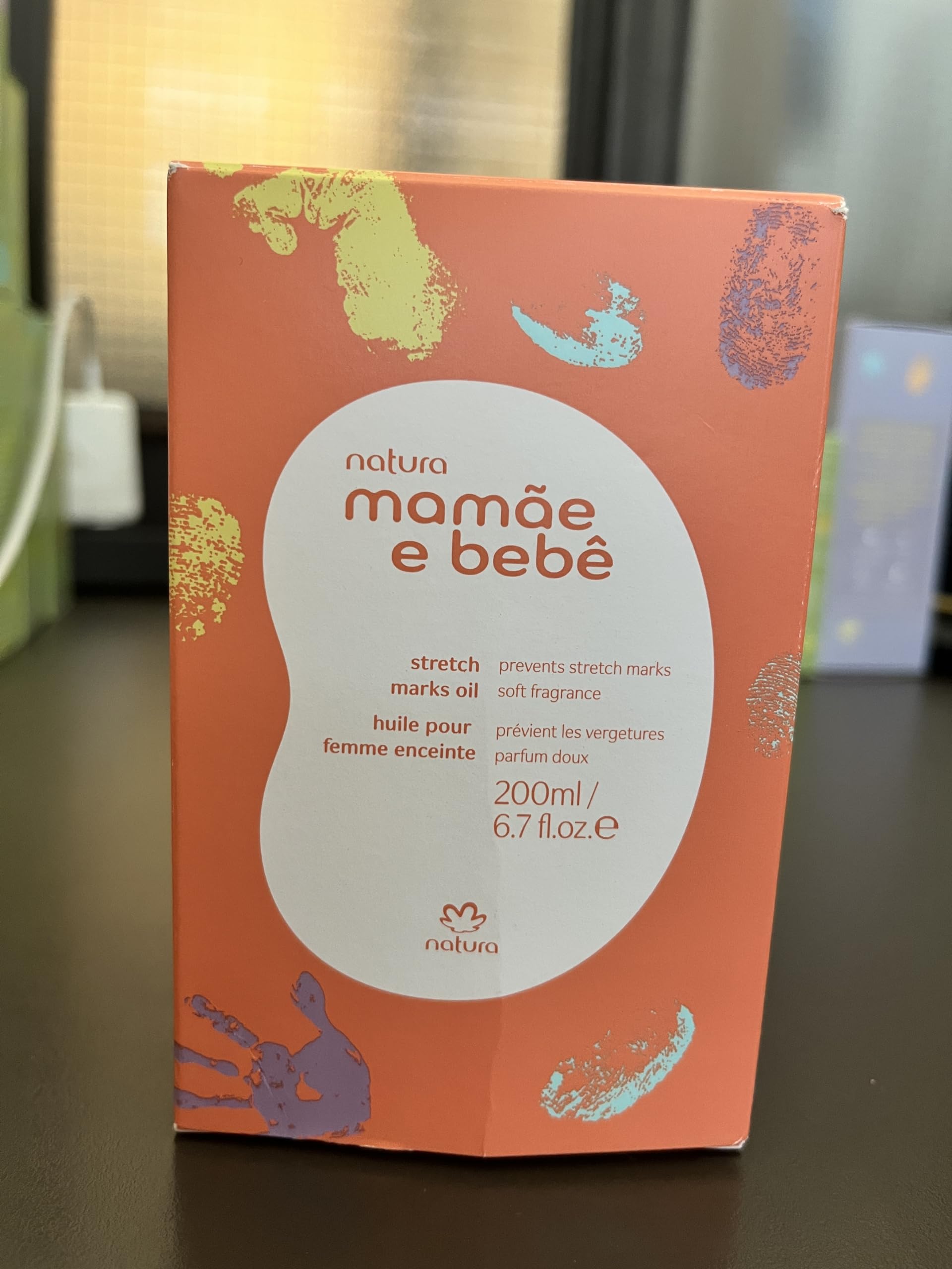 Natura Mamae e Bebe cruelty-free badge displayed on packaging.