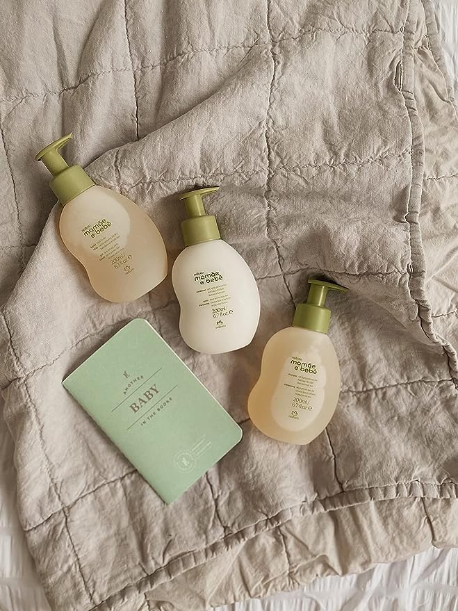 Natura Mamãe e Bebê Shampoo Refill sugarcane packaging emphasizes eco-friendly packaging.