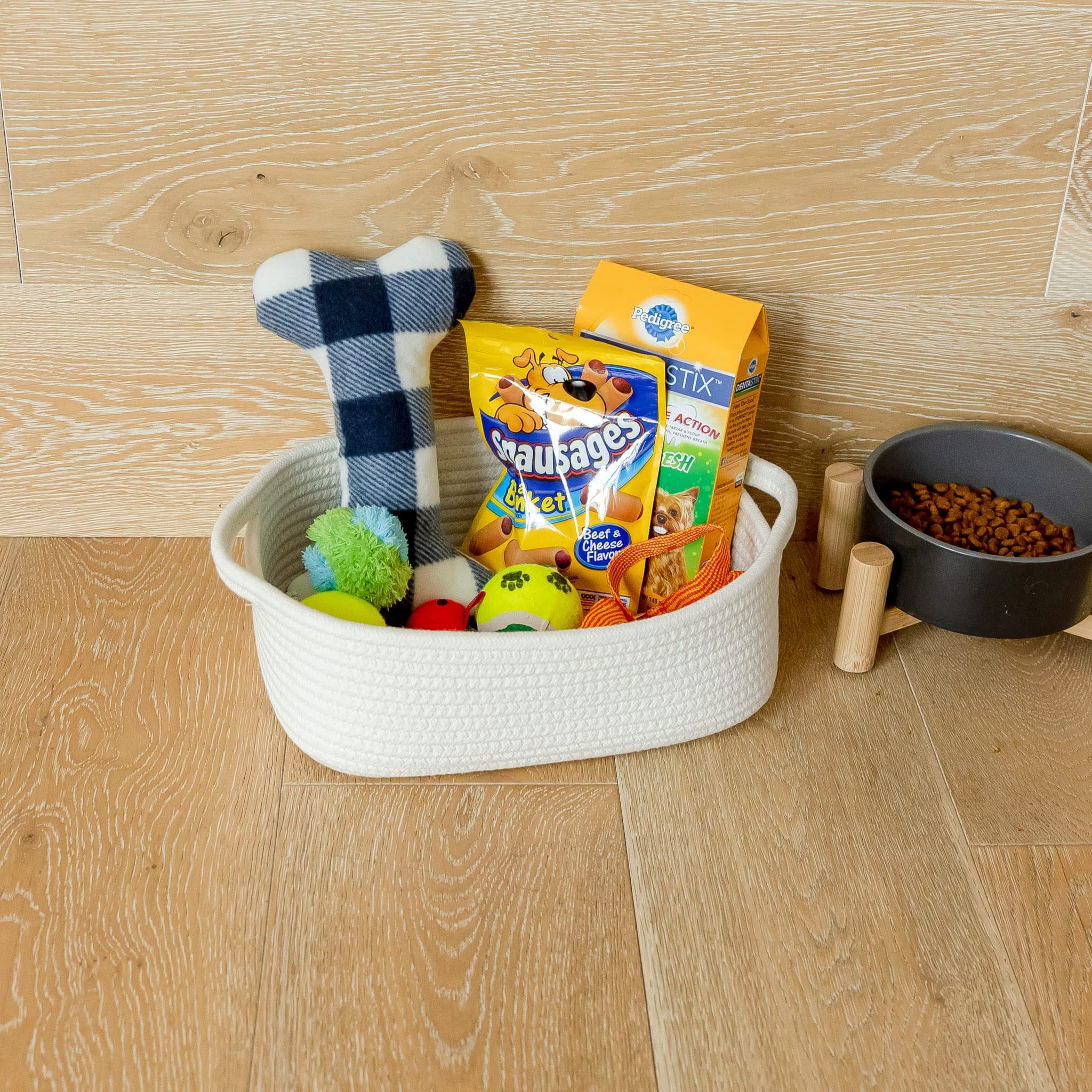 NaturalCozy basket handles detail shows reinforced stitching for durability