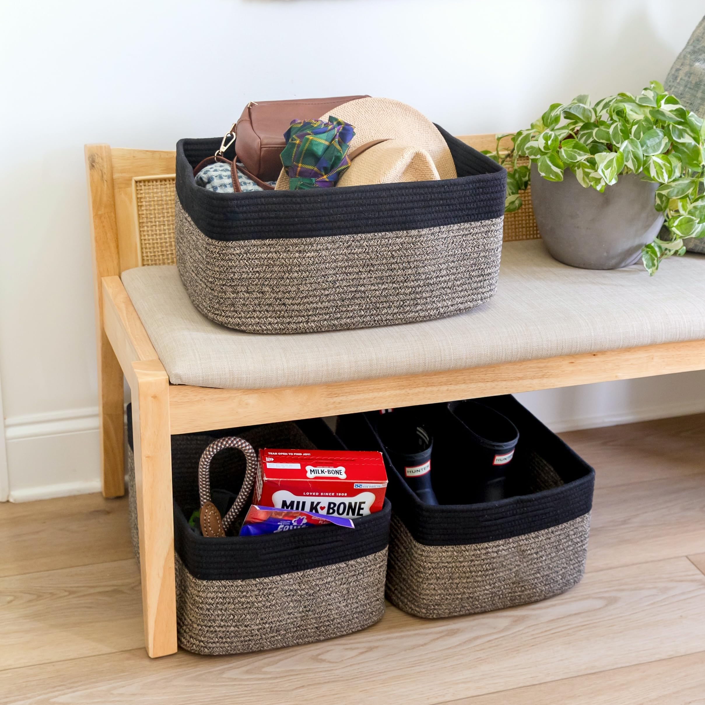 NaturalCozy ready-to-gift packaging with branded leaf design enhances gifting appeal.