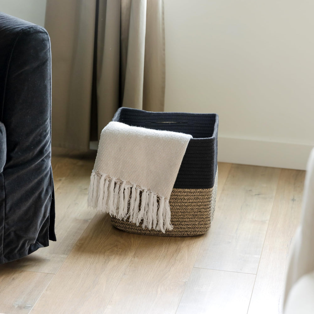 NaturalCozy double-stitch reinforced-handles built for heavy loads and longevity.