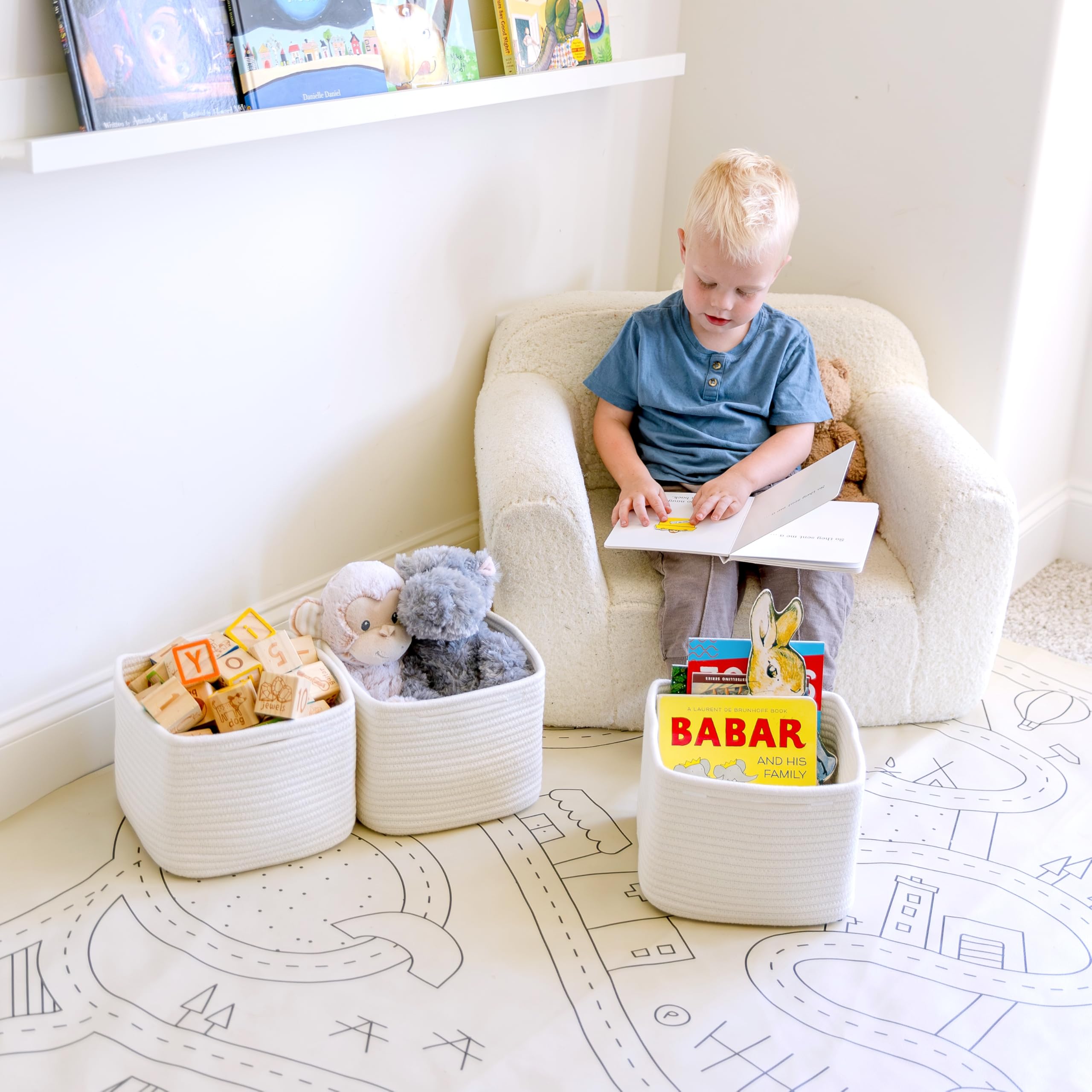NaturalCozy folding method guides cube shaping for a tidy look.