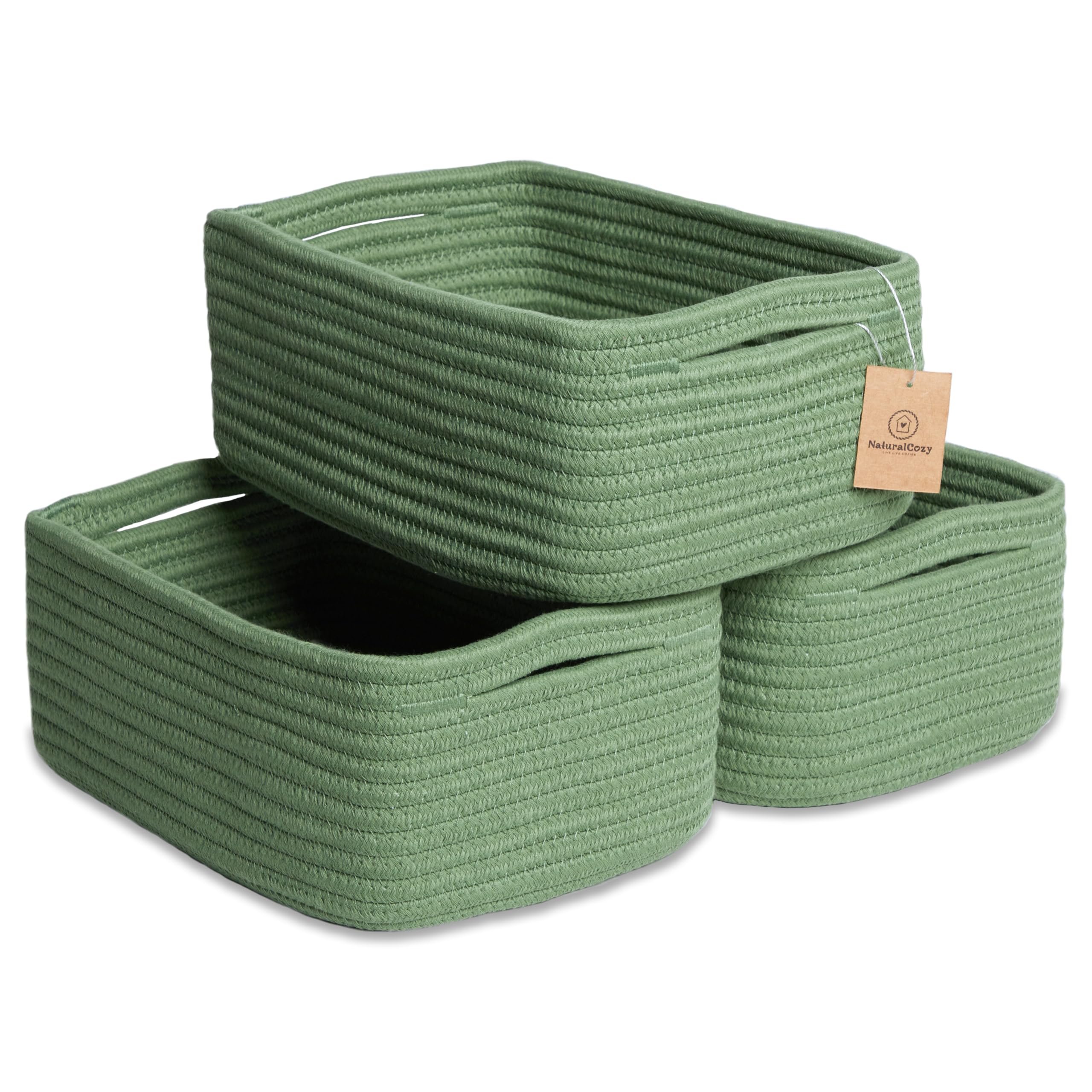 NaturalCozy rectangle basket folded-structure demonstrates durable, crease-free storage on shelves.