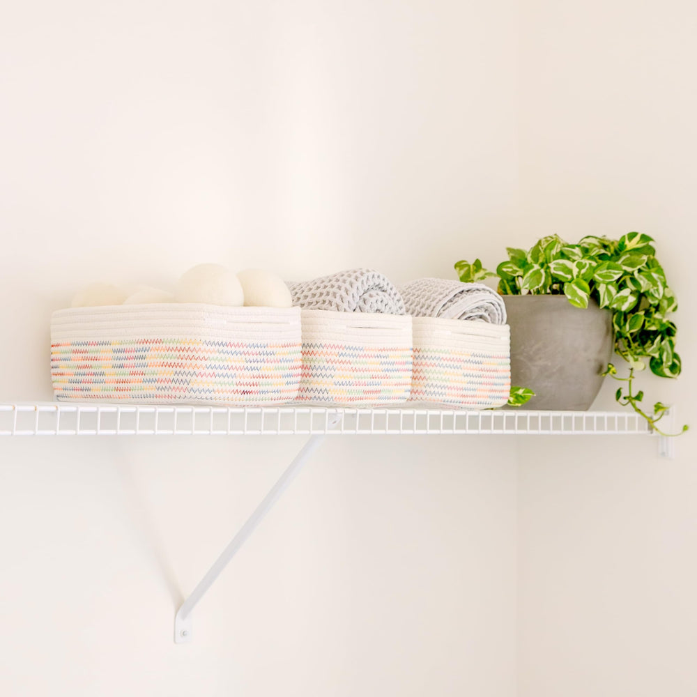 NaturalCozy rectangle basket with folded shape demonstration