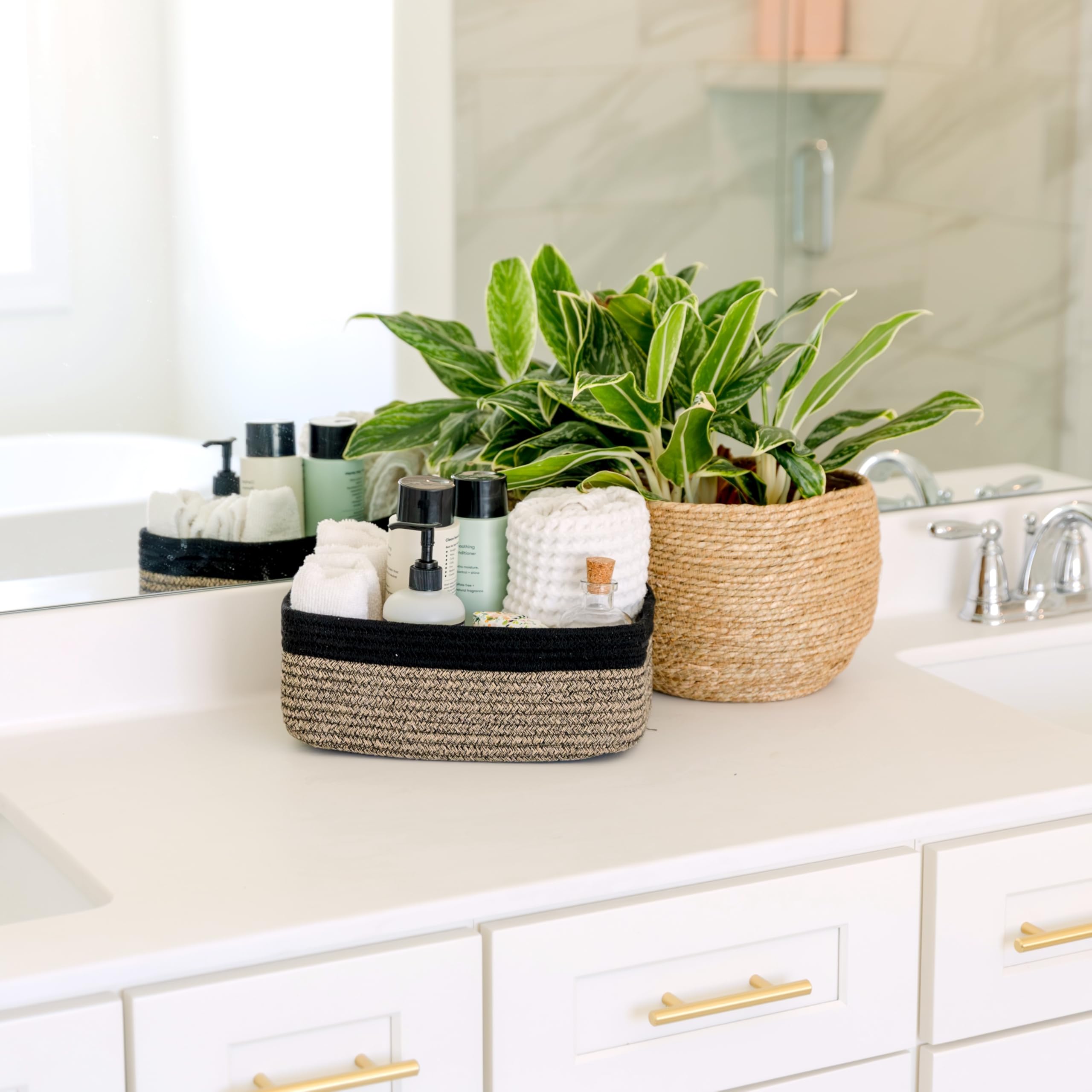 NaturalCozy rectangle basket shows hidden reinforced handles for clean decor