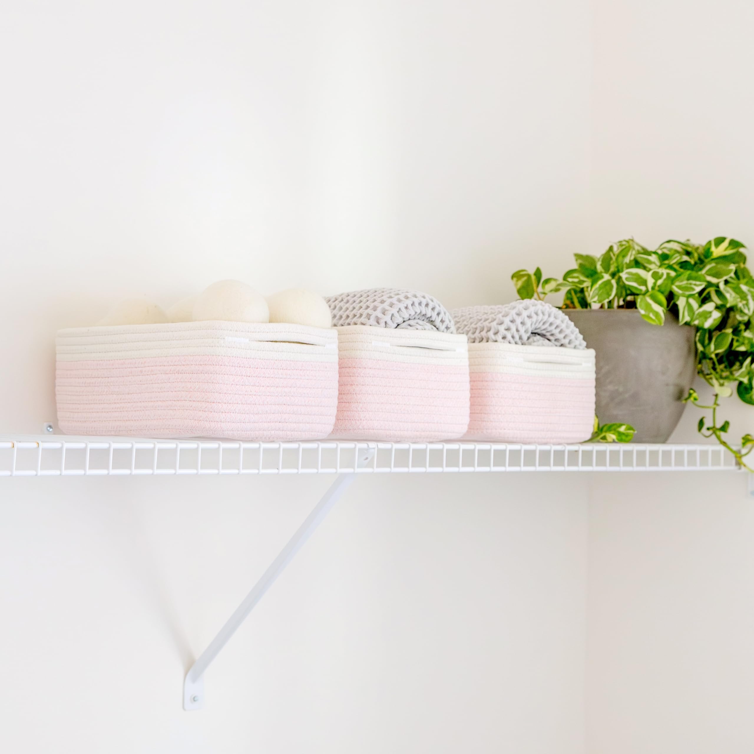 NaturalCozy rectangle bathroom storage with towels kept tidy
