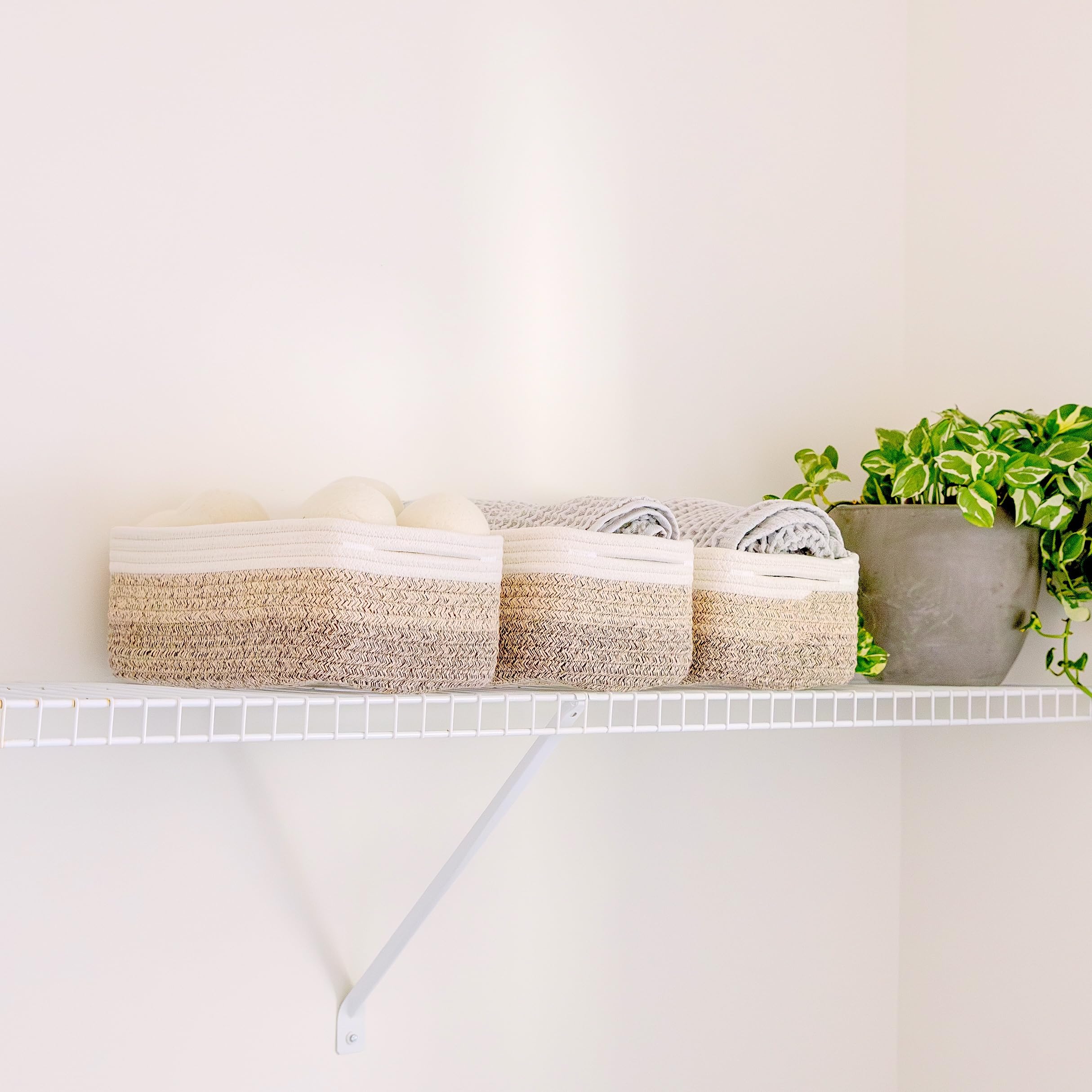 NaturalCozy storage basket closeup-rope highlights high-quality cotton rope texture.