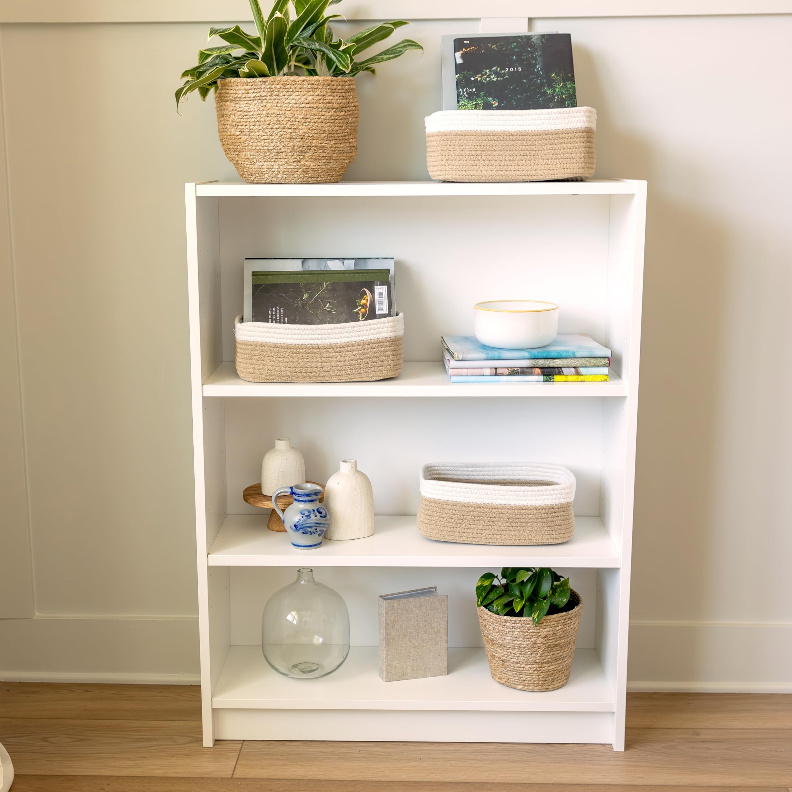 NaturalCozy folding-method instructions illustrate quick reshaping after storage.