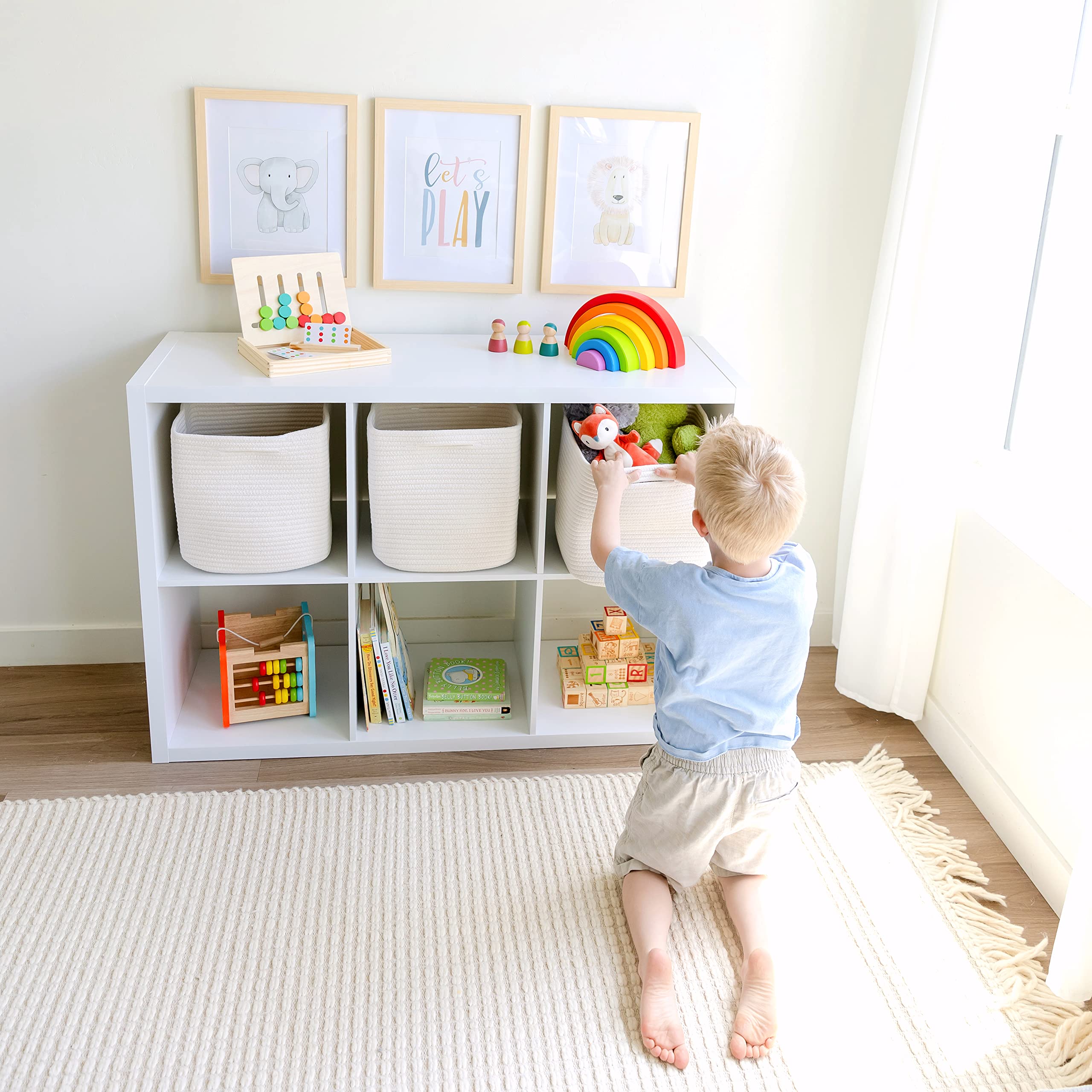 NaturalCozy 11x11x11 cube with reinforced hidden handles for heavy loads.