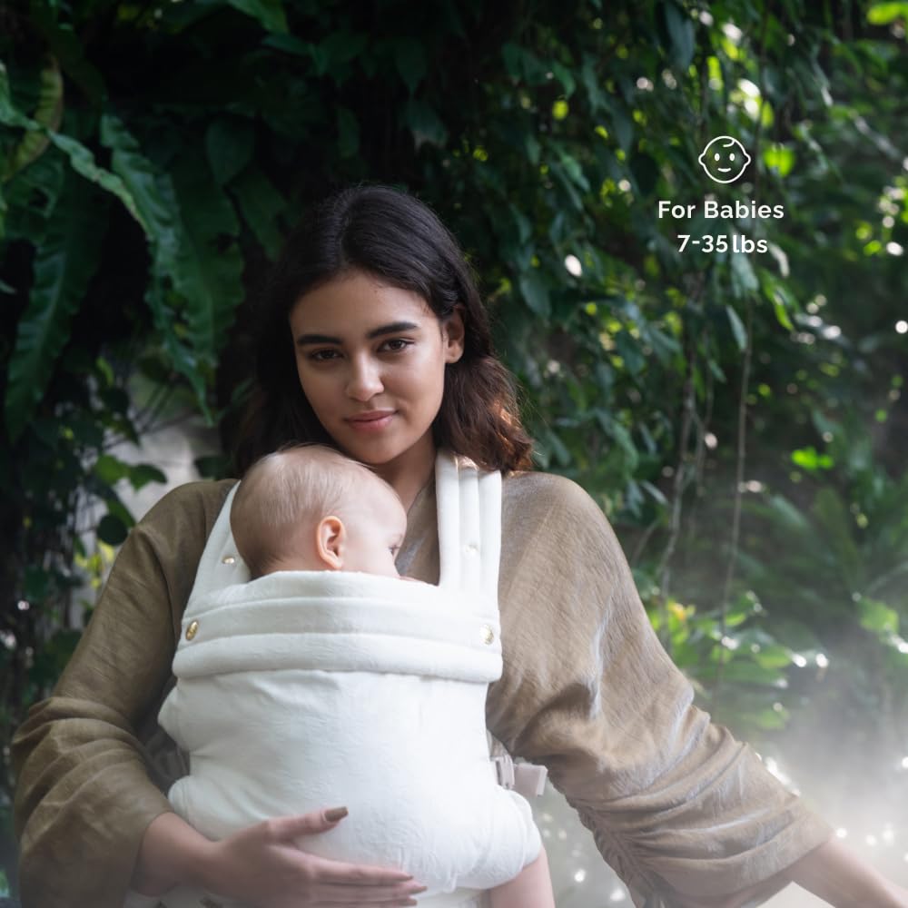 Nest Blanche adjustable straps and waist belt demonstrate ergonomic support for daily comfort.