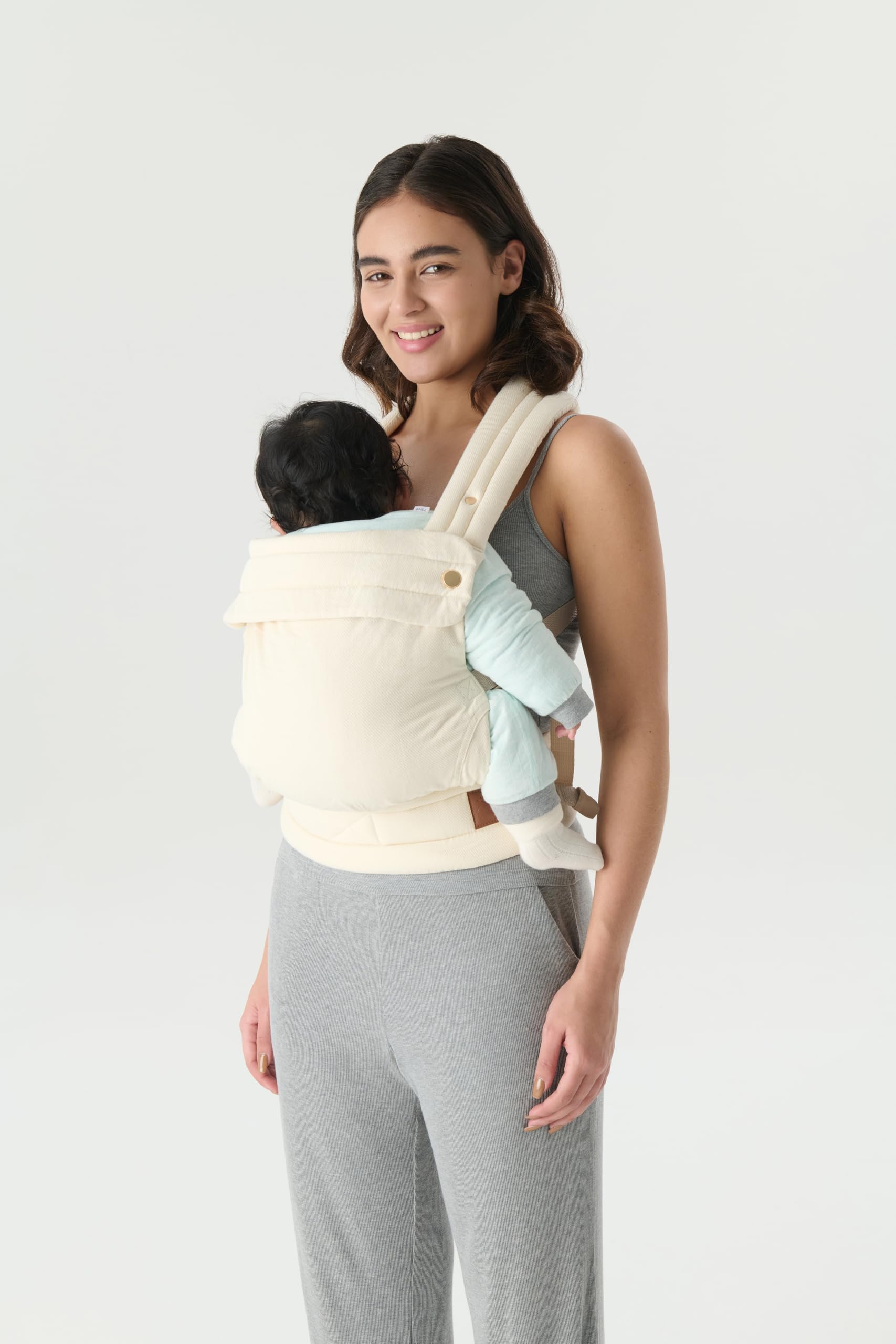 Nest Blanche baby carrier hip-position-m shows ergonomic M-position support