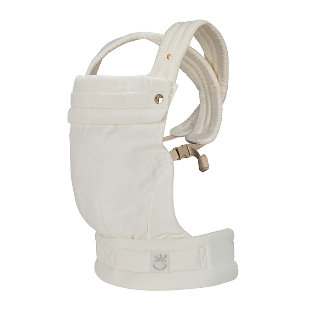 Nest Blanche baby carrier close-up of soft cotton-linen fabric for breathable comfort.