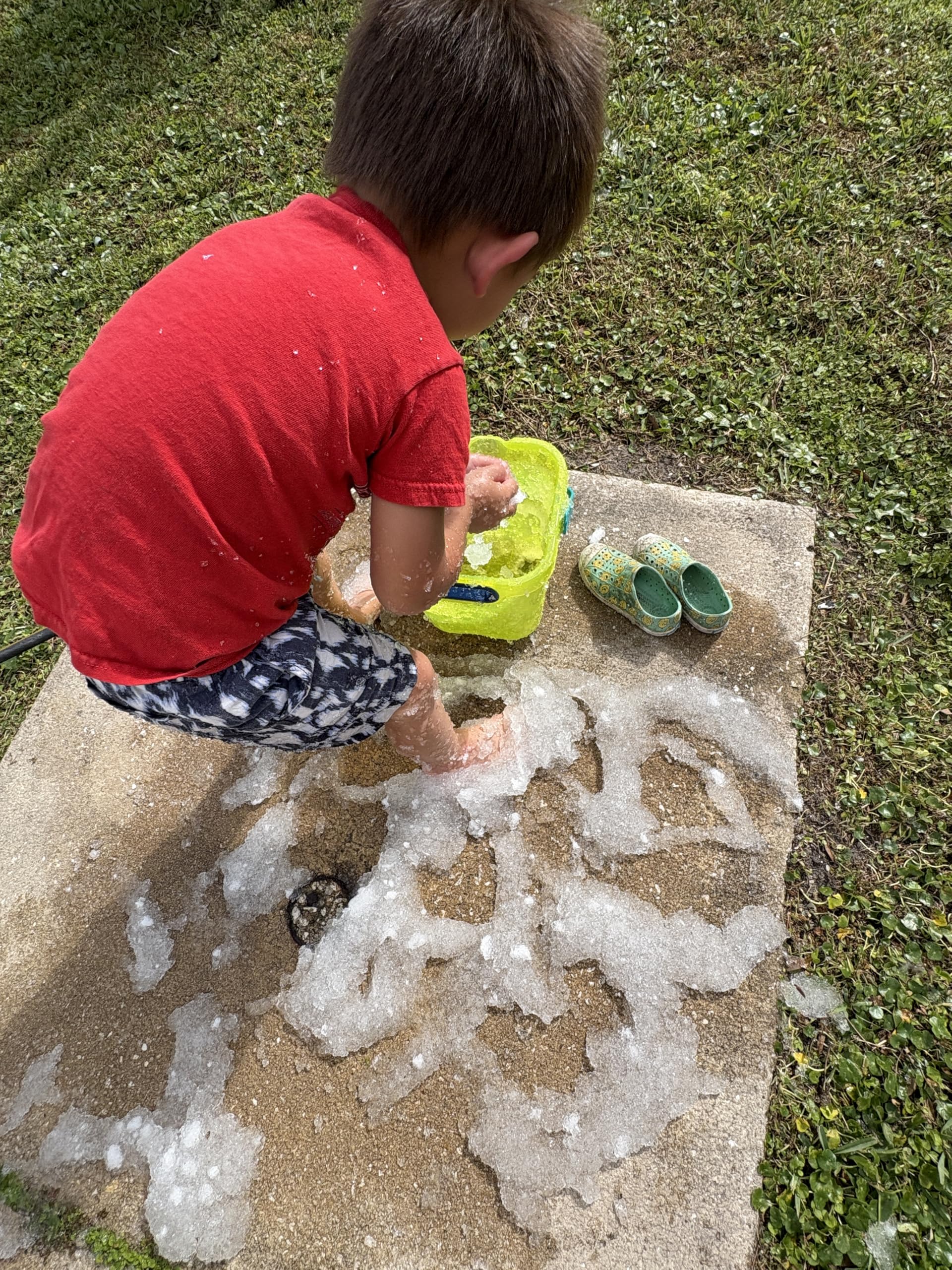 Newsorb powder turns into gel when added to water for classrooms