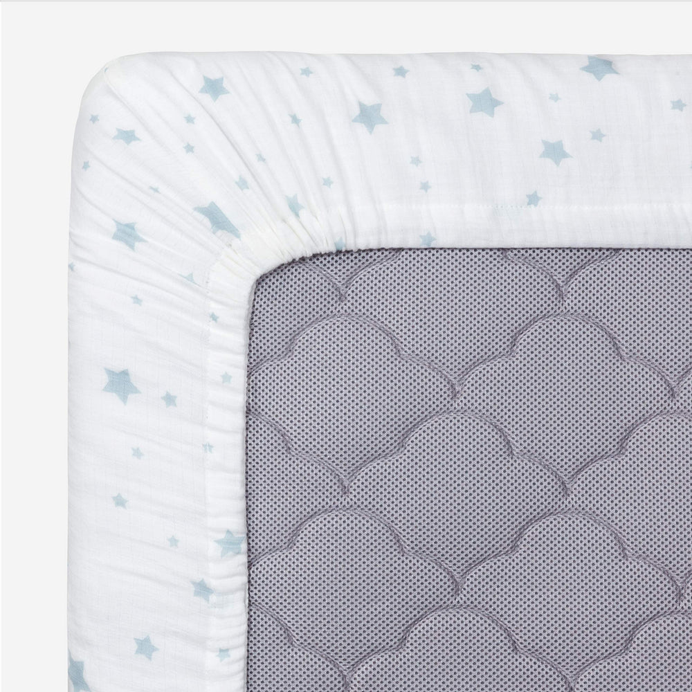 Newton Baby GOTS-certified muslin sheets indicate eco-friendly material choice