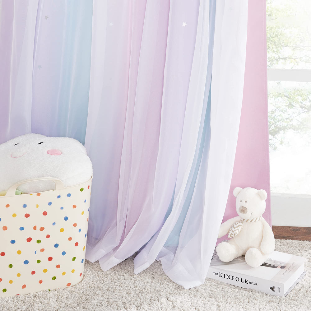 NICETOWN Star living room setup with ombre curtains and decor