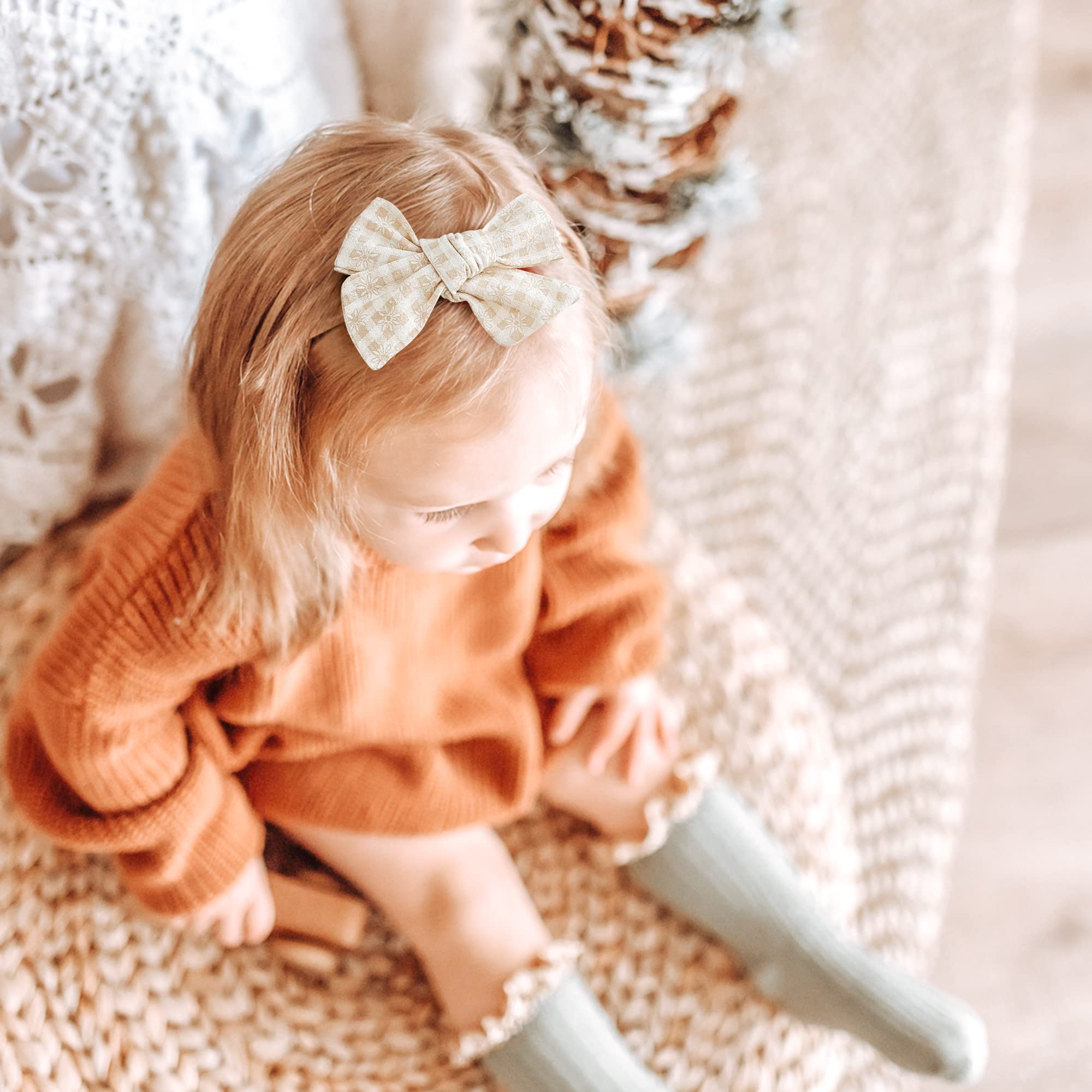 Niceye stripe-pattern headband captures cute coordinating looks for photos and birthdays.