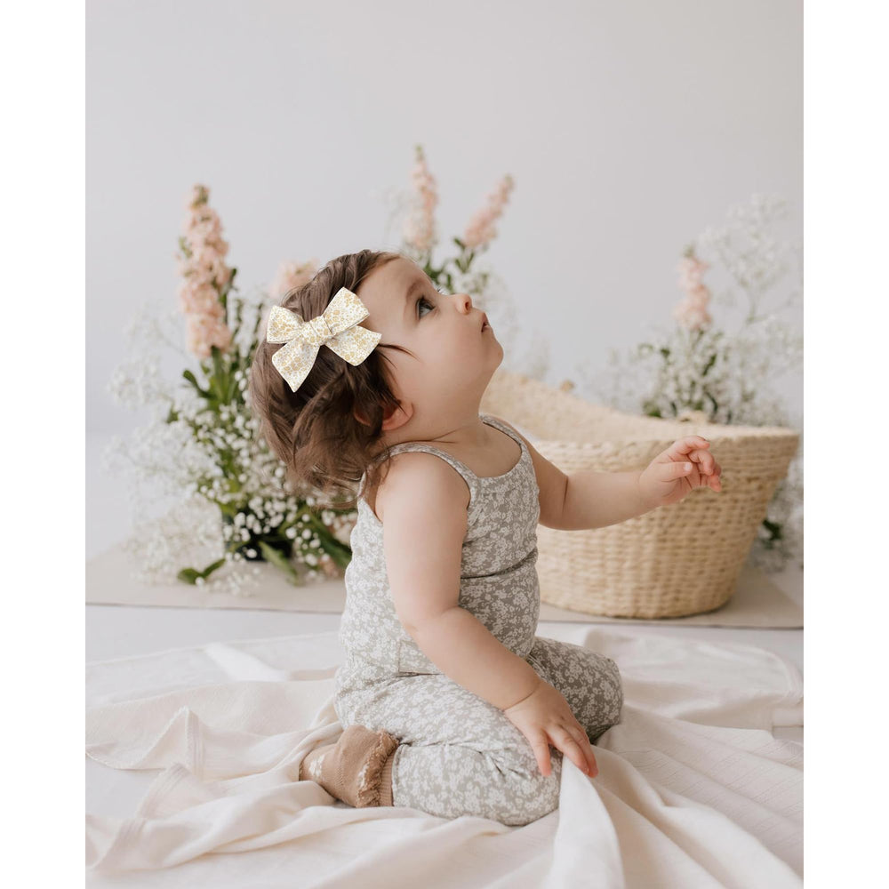 Niceye fabric closeup shows soft cotton-linen bows for newborn comfort