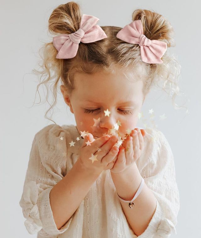 Niceye lightweight hair accessory shows soft design for delicate hair