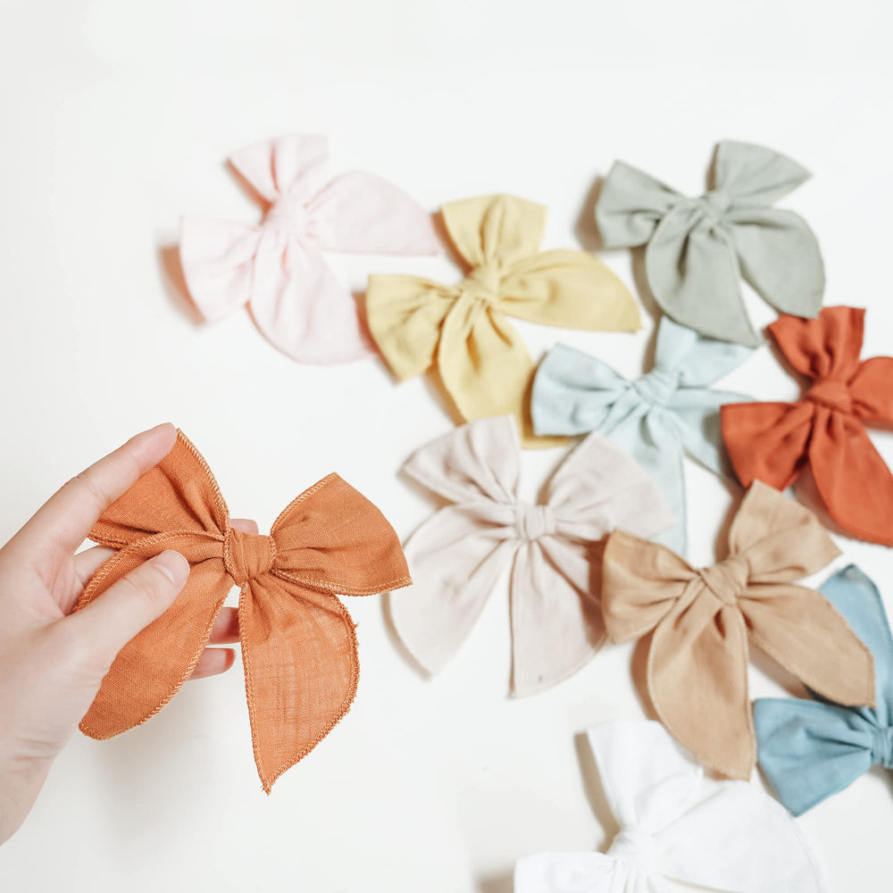 Niceye Fable bows ideal for birthday parties and photo moments.