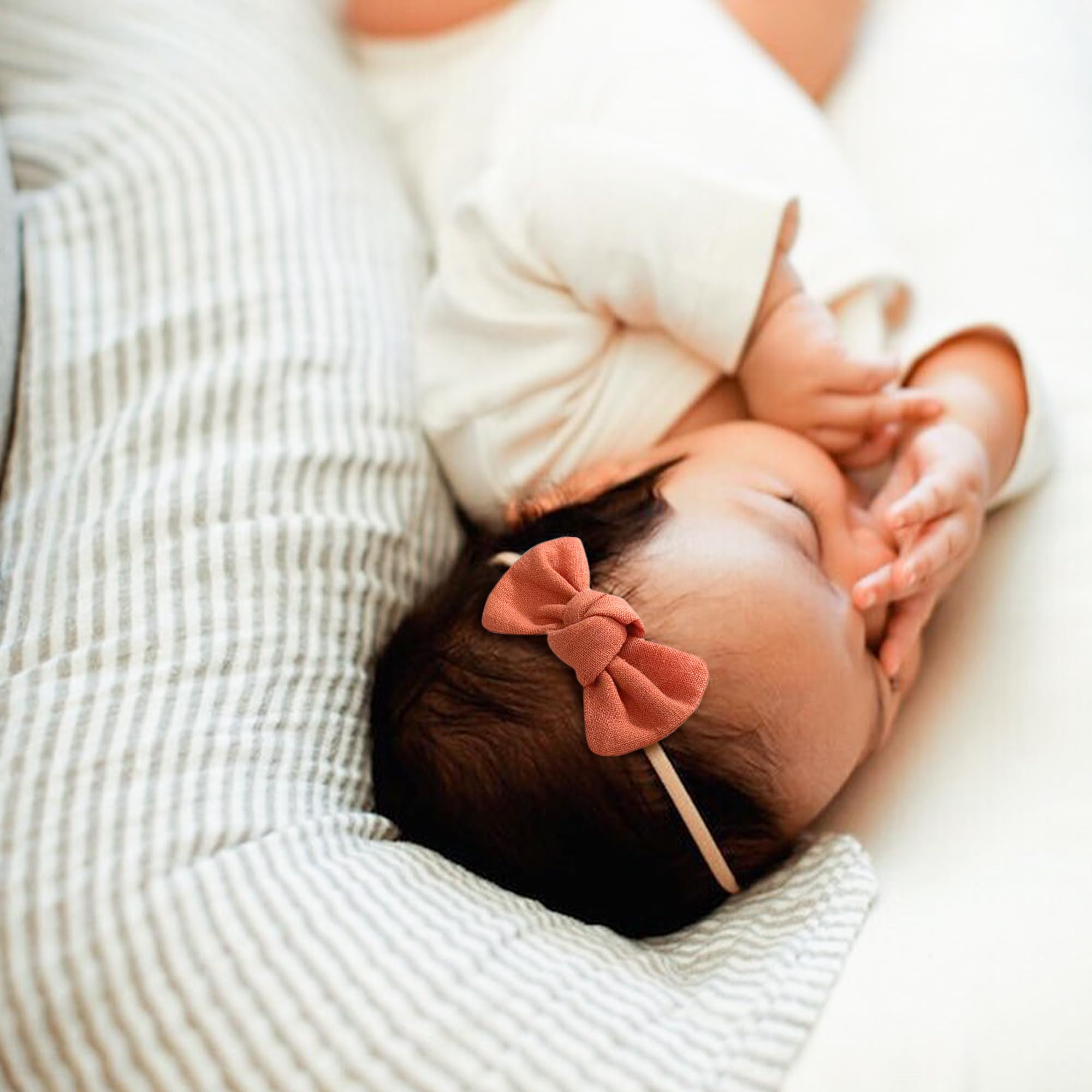 Niceye photo-ready headbands serve as adorable newborn shoot accessories