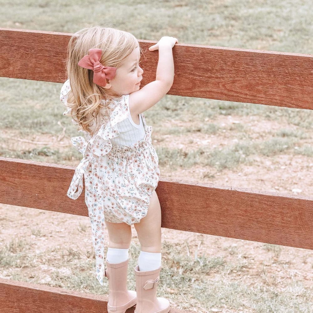 Niceye soft lightweight hair accessories preventing slips during wear.
