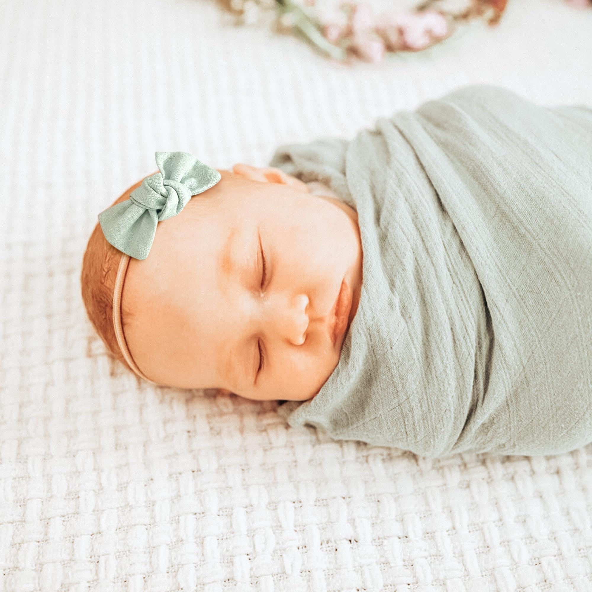 Niceye stretchy headbands secure bows from infants to toddlers with no red marks