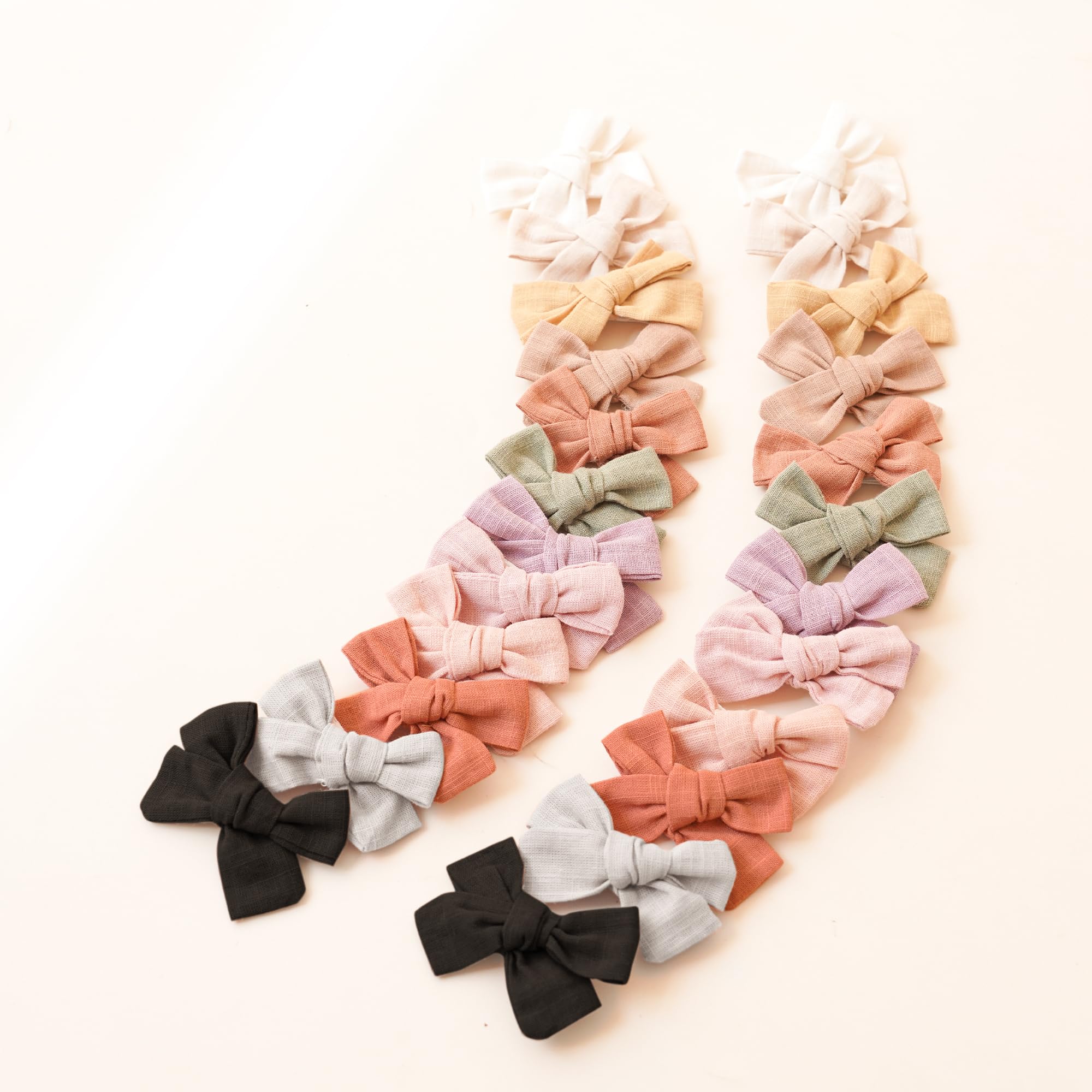 Niceye tiny 2.75x2 inch bow clip holds fine hair in place
