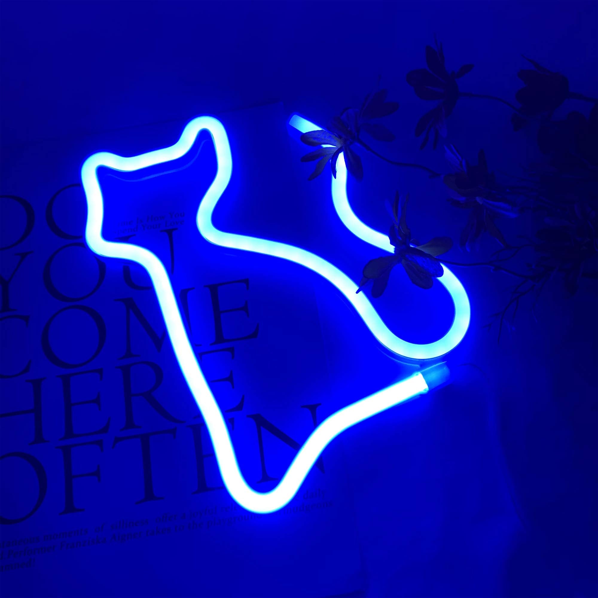 NiniTe LIGHTS cat neon light low-heat, low-voltage design reduces heat risk.