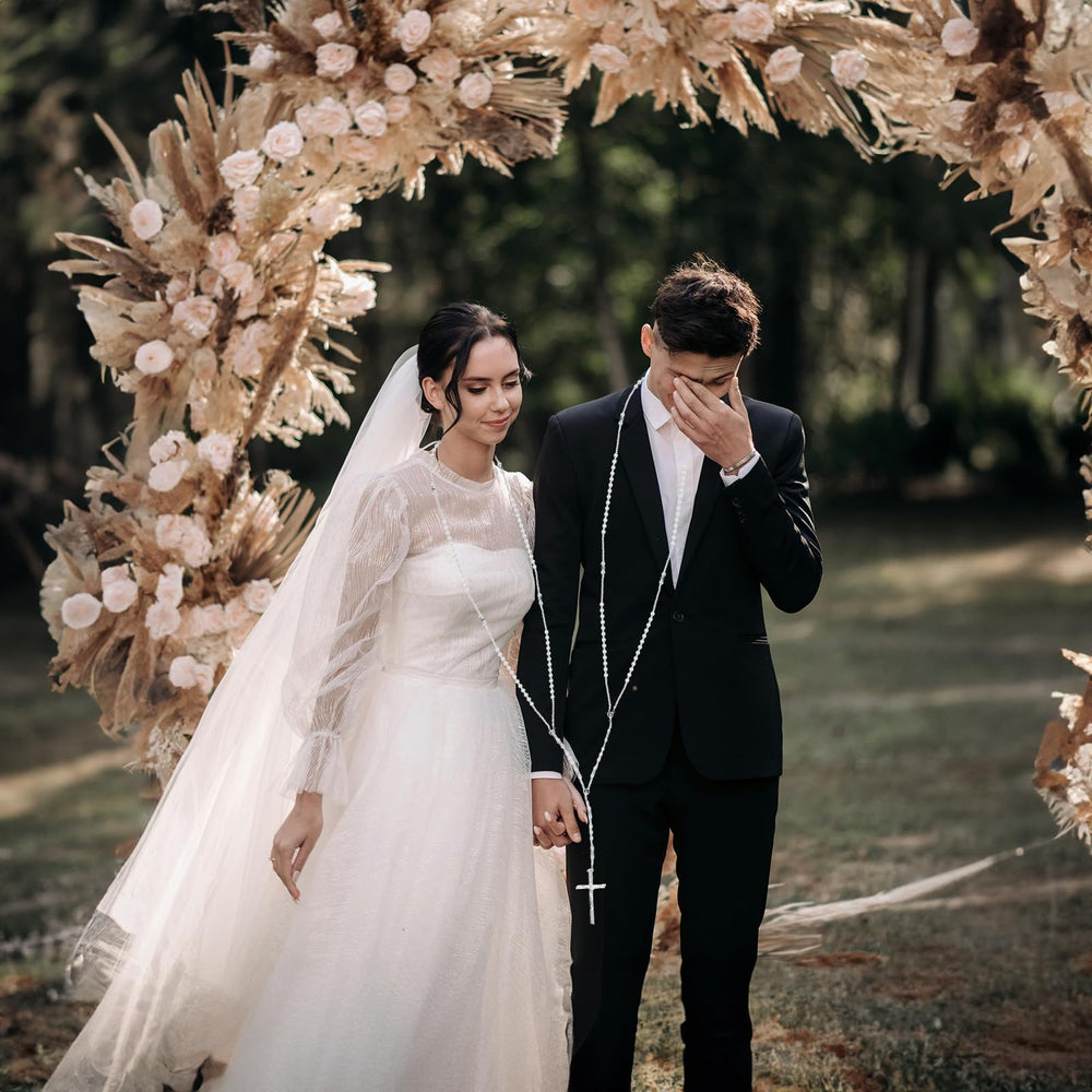 Noamus Lazo de Boda plateado-finish evokes elegant metalwork with lasting shine