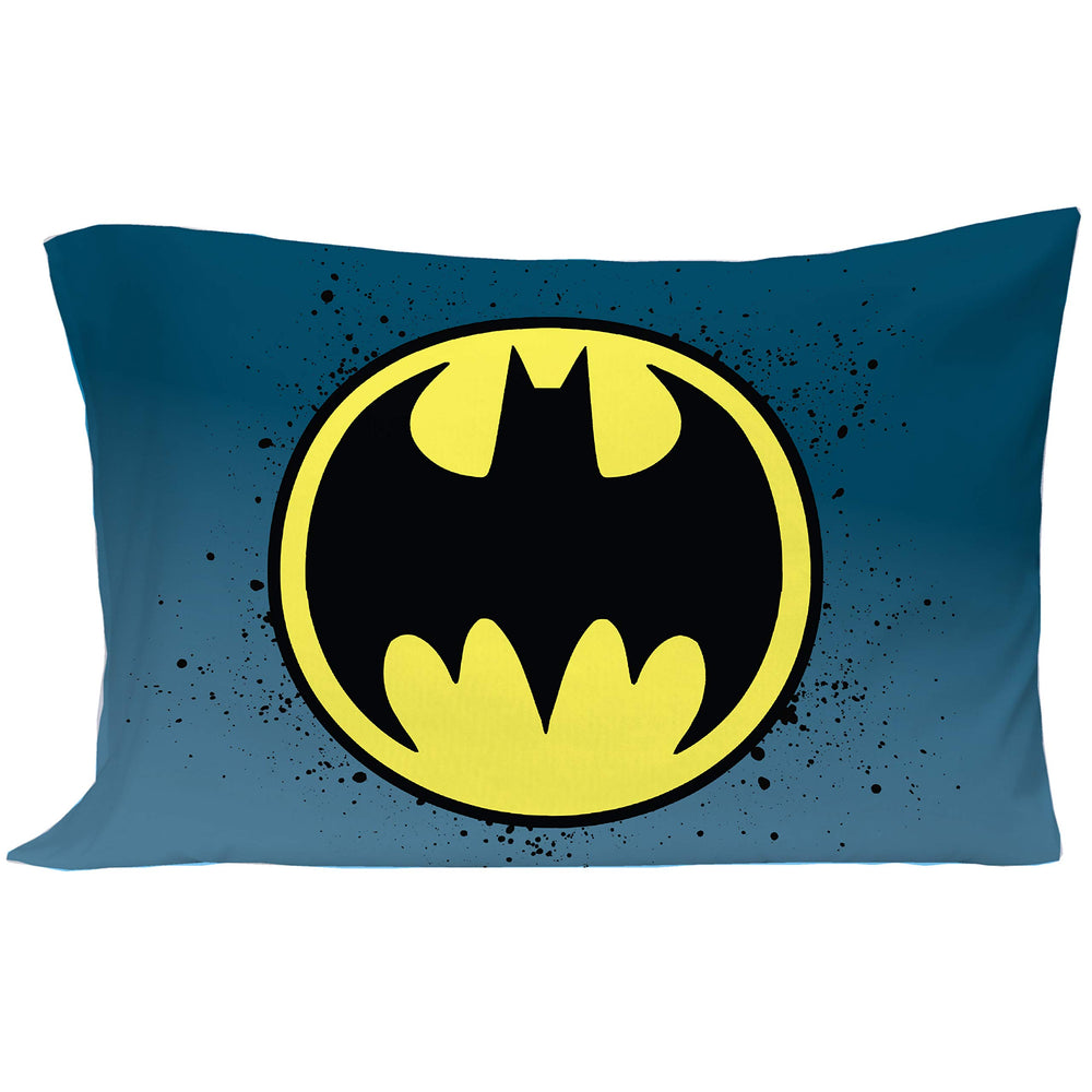 NoJo Batman bold graphics add vibrant room decor for kid friendly theme