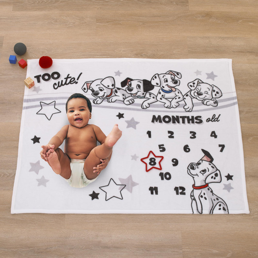 NoJo Disney 101 Dalmatians blanket plush fabric feels soft for snuggles.