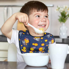 norinori baby bib adjustable neck close-up highlights growing fit for infants