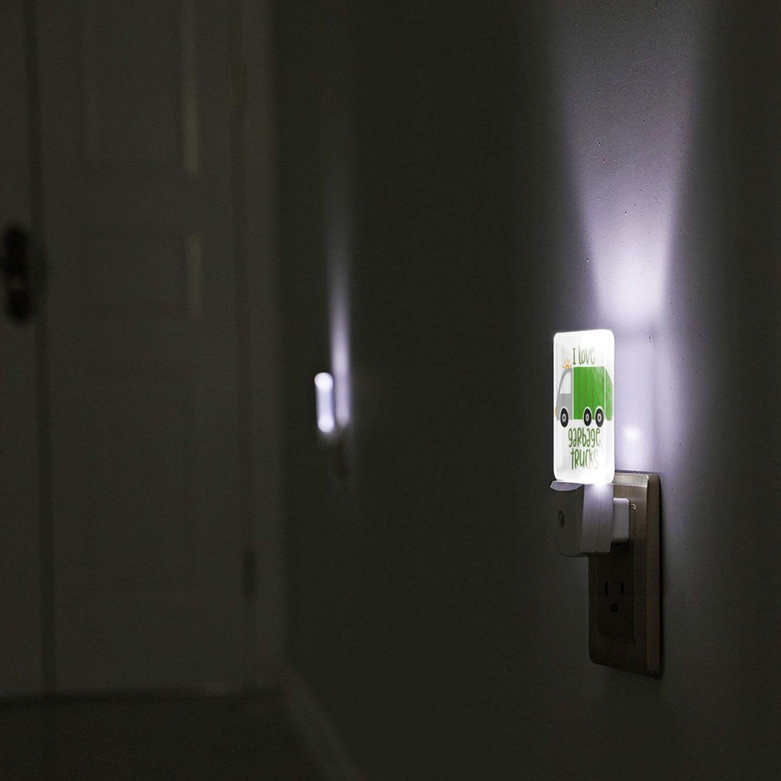 Novgift compact design night light saves outlet space while giving ambient glow.