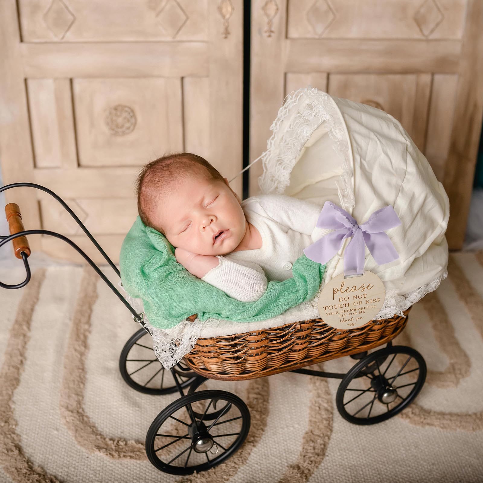 NQEUEPN gift-ready baby sign, ideal for new parents