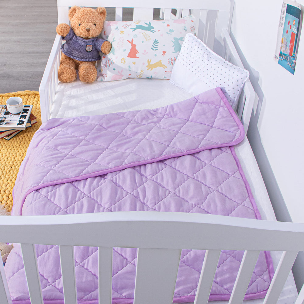 NTBAY easy-care machine-washable comforter highlights quick cleanup