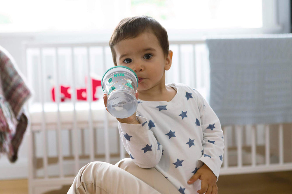NUK Evolution Twist-to-close lid protects straw during travel