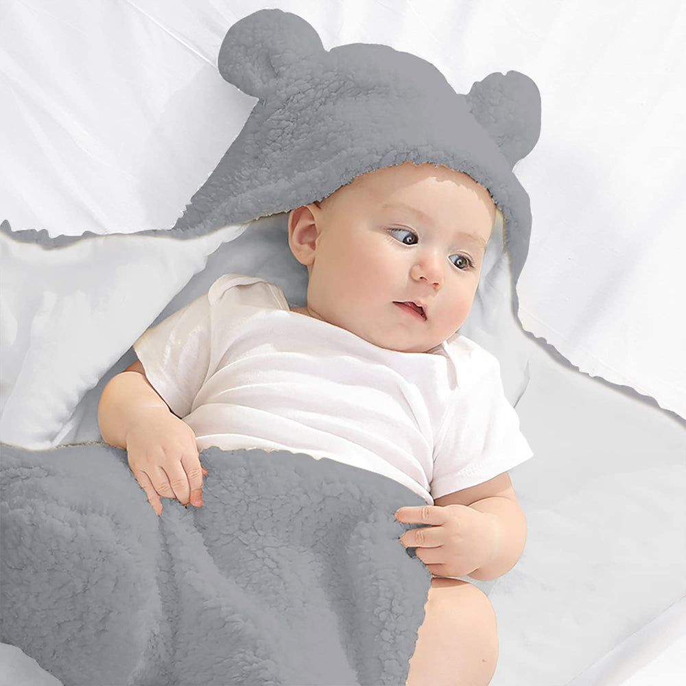 Nunibum swaddle snug-wrapped display showcasing anti-escape design