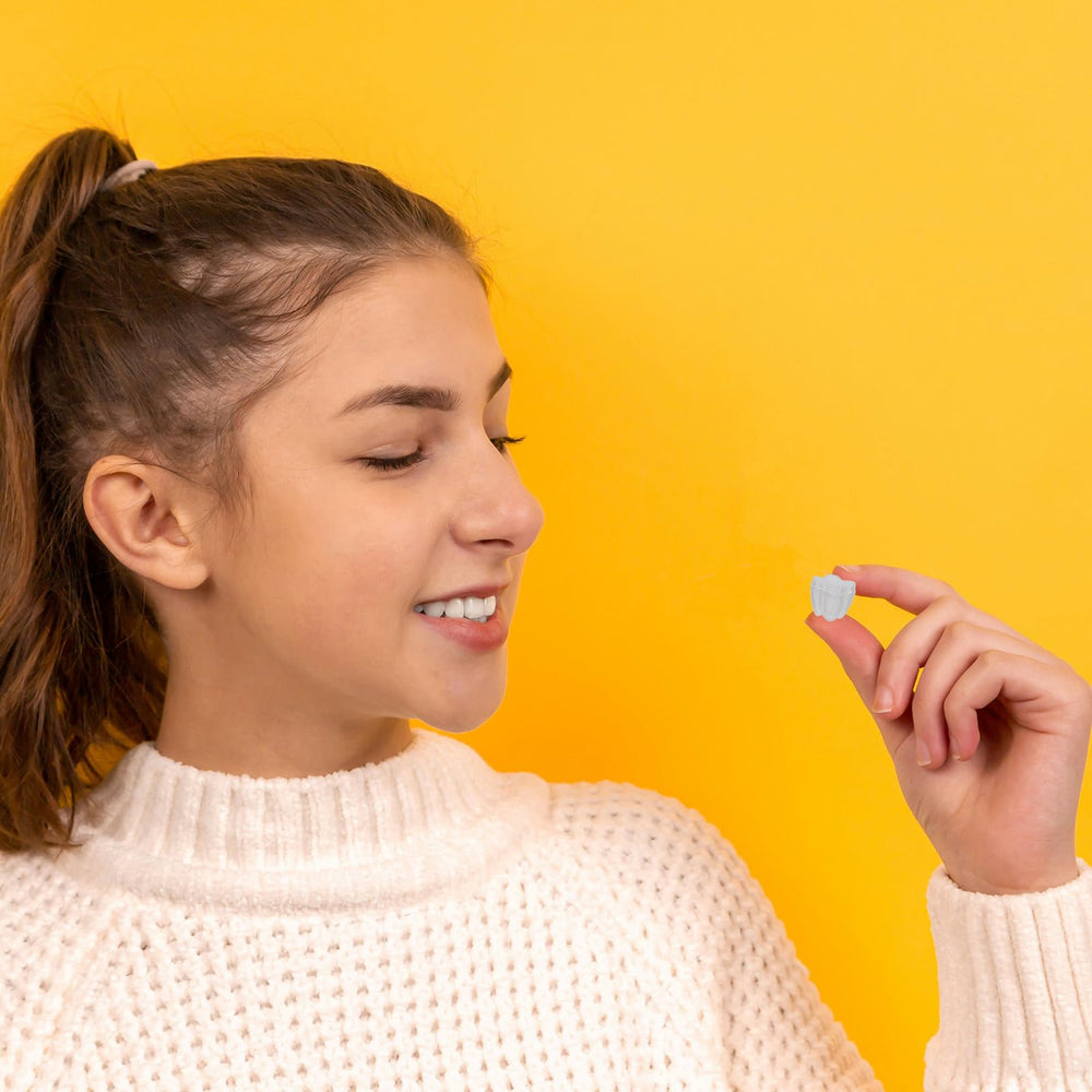 Nwsrayu portable tooth holder compact design for on-the-go storage.