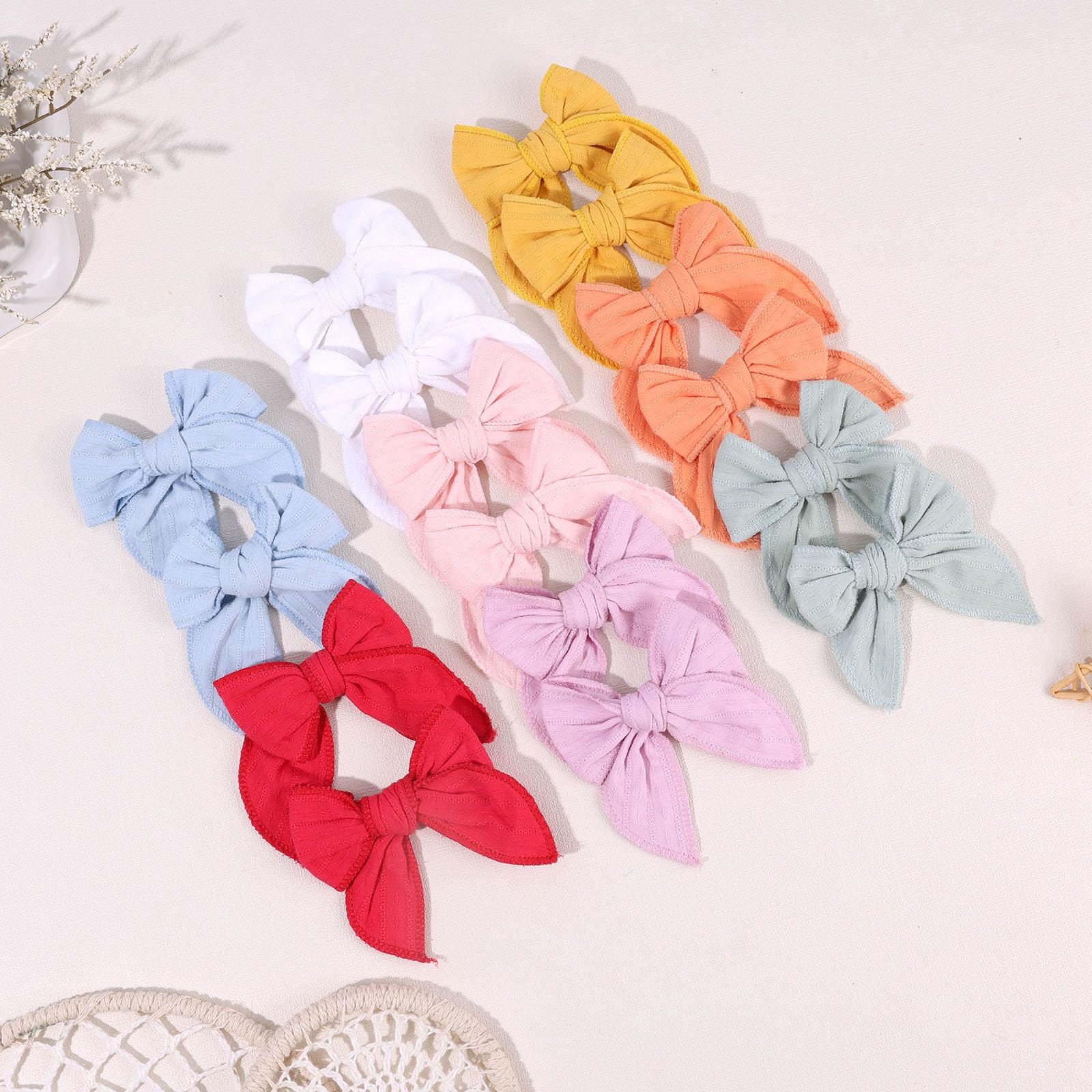 Oaoleer bows ideal for photos, parties, and everyday outfits
