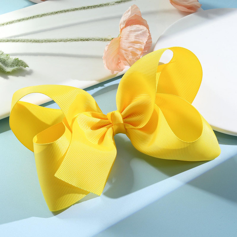 OAOLEER girls hair bows provide secure side clipping for neat daily looks.