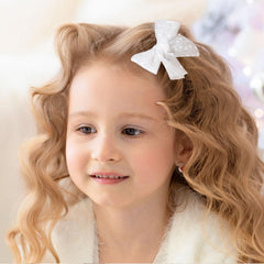 OAOLEER toddler pigtail bows clip with sturdy non-slip grip.