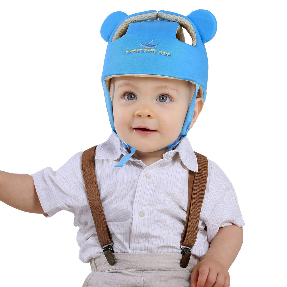 Ocanoiy baby helmet in use during crawling and walking.