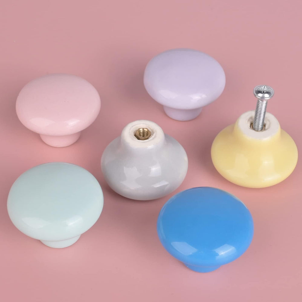OctinPris mushroom-closeup ceramic knob shows glossy finish and durable hardware.