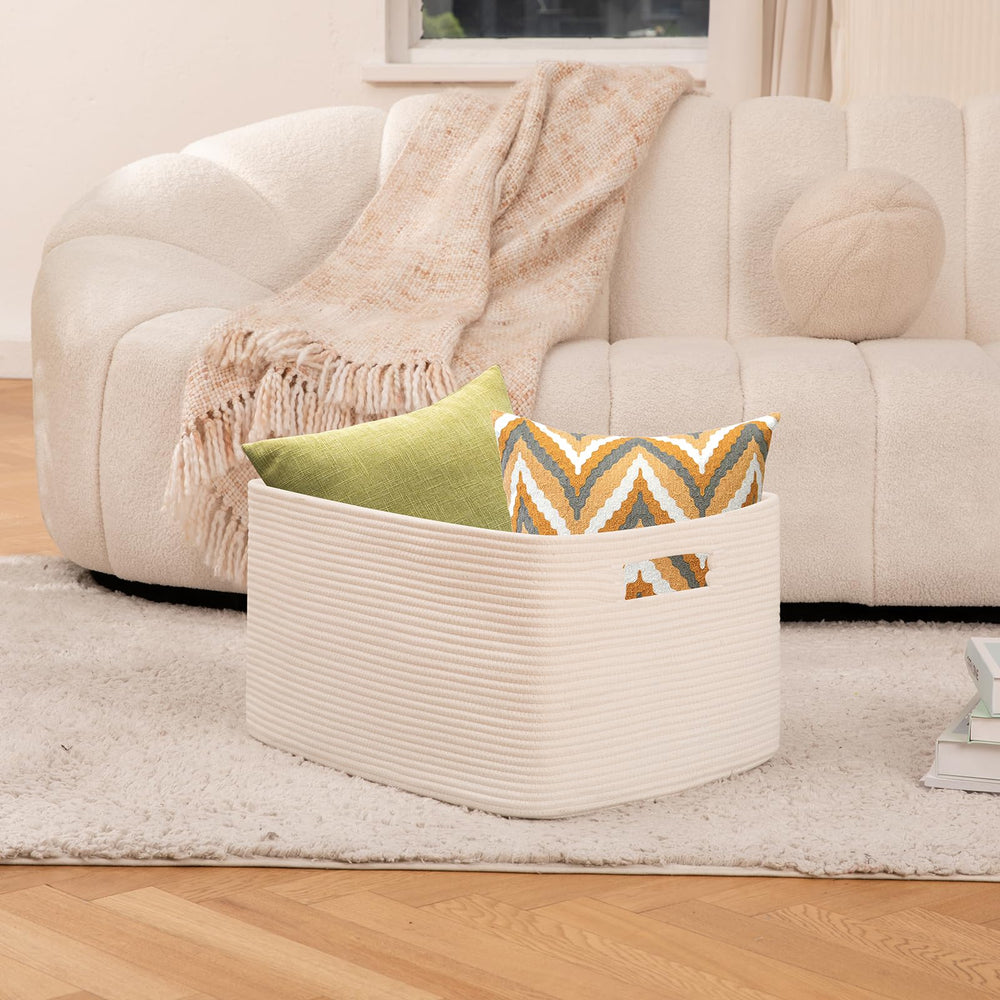 OIAHOMY 75L blanket basket front view highlighting size and shape